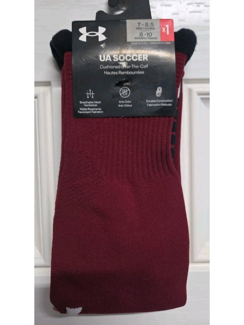 Under Armour Mens  Womens Soccer Socks Size 7/8 Maroon Black